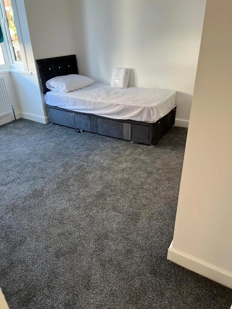 Ensuite Room At Hayes Hayes